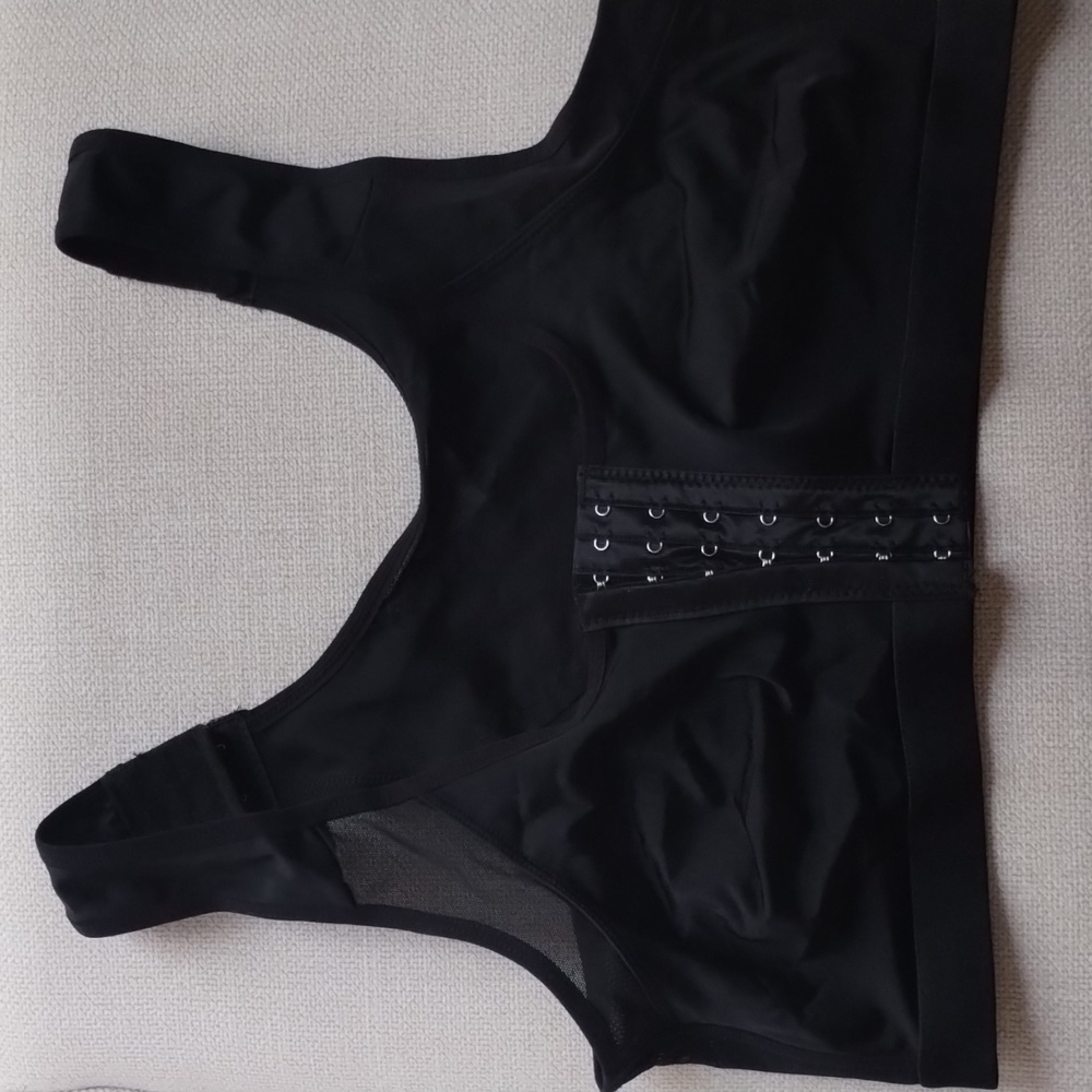 Women sport Bra Breathable Front Buckle Comfort & Style size XL Black
